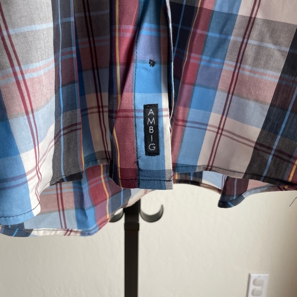 Men's Ambiguous Plaid Button Down, Size L - Picture 5 of 5